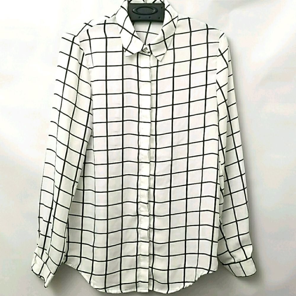 🎁5/$25 Sale Luna Blouse Women's Small Plaid White and Black Long-Sleeved